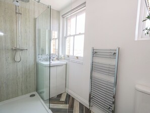 Shower - Flat 3 - Muderford (Bournemouth)
