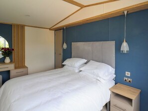 2 室のベッドルーム、客室ごとに異なる装飾、客室ごとに異なるインテリア、WiFi (無料)