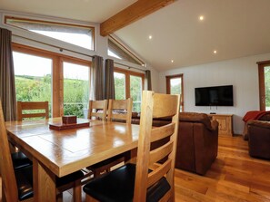 Dining - 1 Hedgerows (Looe)