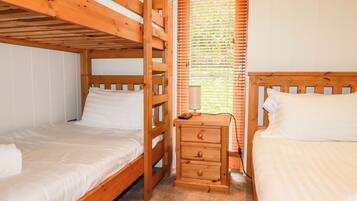 2 bedrooms, individually decorated, individually furnished, free WiFi