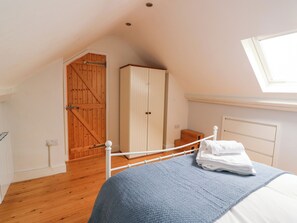 3 bedrooms, individually decorated, individually furnished, free WiFi
