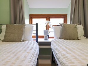 2 habitaciones, decoración personalizada y muebles diferentes 