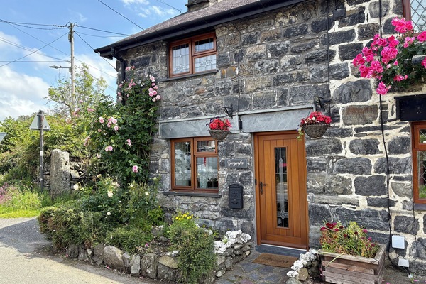 Cottage | Exterior detail