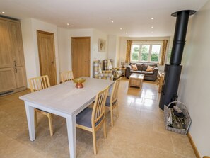Interior - Daisy Cottage (Warwick)