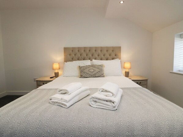 2 habitaciones, decoración personalizada y muebles diferentes