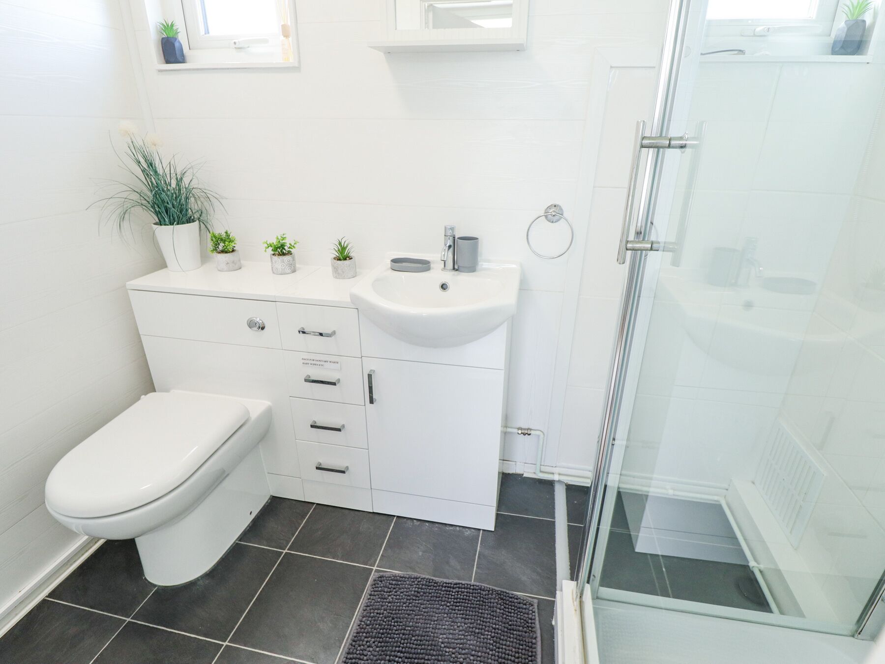 Cottage | Bathroom | Shower