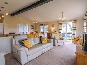 Living area - Owls Retreat, Lodge 11 (Leiston)