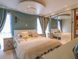 3 多间卧室、特色装修、特色家居、免费 WiFi