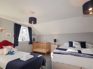 3 habitaciones, decoración personalizada y muebles diferentes 