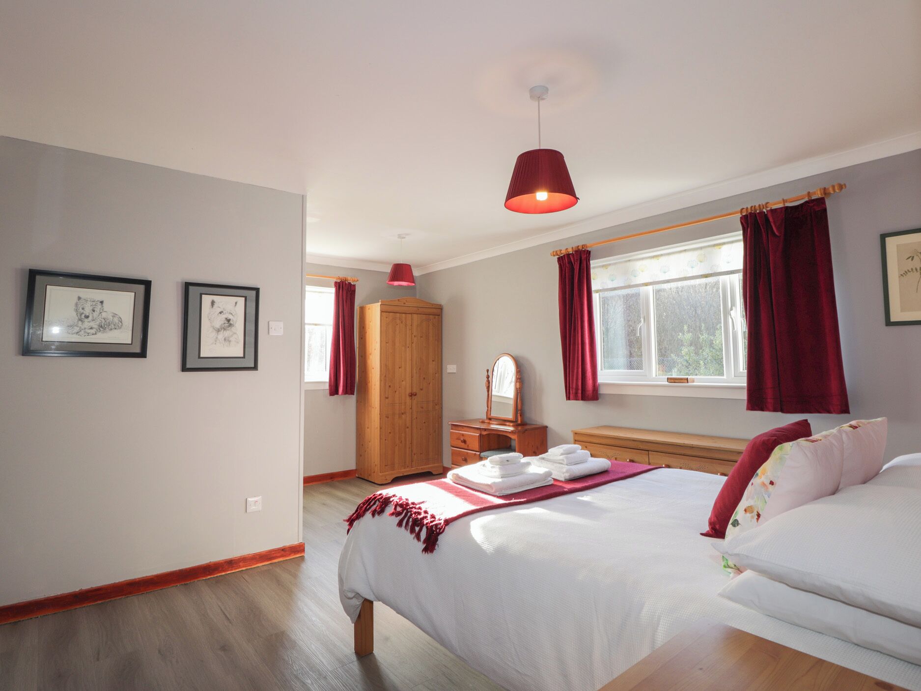 3 عدّة غرف نوم وبديكورات فريدة لكل غرفة وطراز فريد لكل وحدة