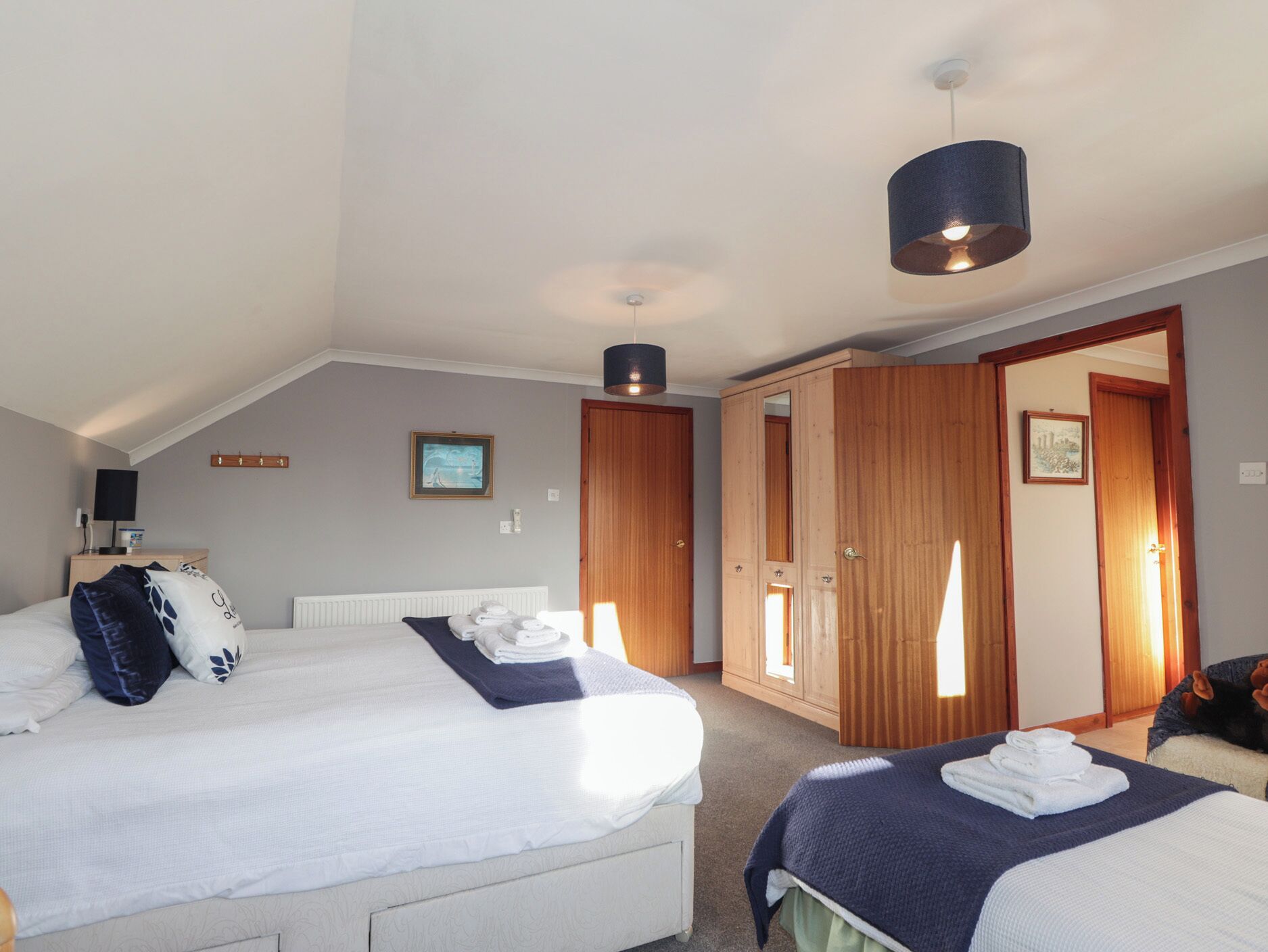 3 bedrooms, individually decorated, individually furnished, free WiFi