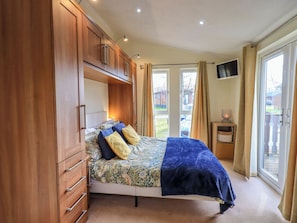 2 bedrooms, individually decorated, individually furnished, free WiFi