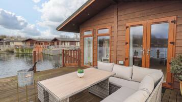 Açık havada yemek servisi