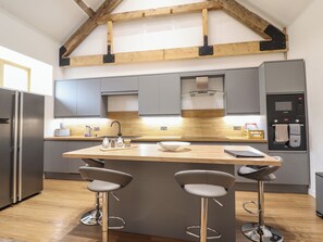 Lava-louças, talheres/pratos/utensílios de cozinha