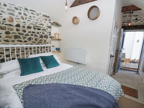 4 habitaciones, decoración personalizada y muebles diferentes 