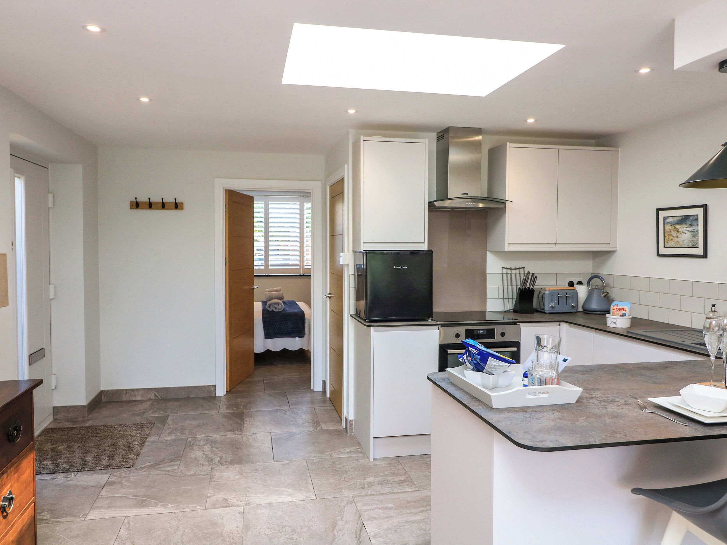 ตู้เย็น, เครื่องล้างจาน, เครื่องครัว/จาน/ช้อนส้อม