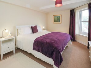 2 bilik tidur, dihias secara berasingan 