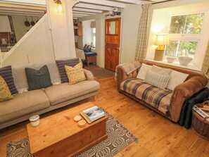 Living area - 2 Summerhill (Haverfordwest)