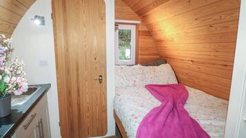 1 Schlafzimmer, individuell dekoriert, individuell eingerichtet