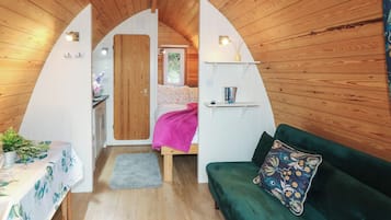 1 bedroom, individually decorated, individually furnished, free WiFi