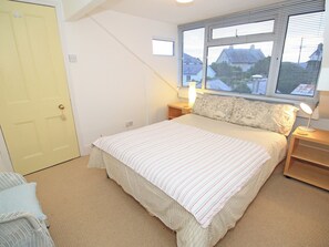 4 عدّة غرف نوم وبديكورات فريدة لكل غرفة وطراز فريد لكل وحدة