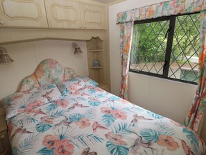2 bedrooms, individually decorated, individually furnished