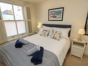 3 dormitoris, decoració individual i mobiliari individual