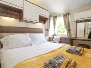 2 bedrooms, individually decorated, individually furnished - 31 Forest Views (Cockermouth)