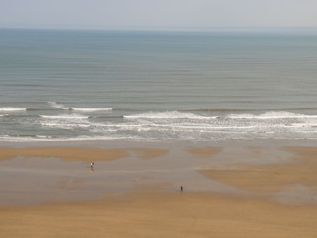 Una playa cerca