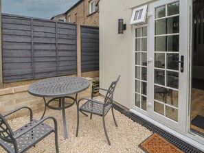 Outdoor dining - 3 Peaks Penyghent Lodge (Settle)