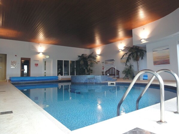 Indoor pool - 6 Burgh Island (Kingsbridge)