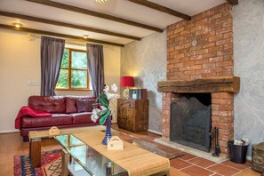 Living area - Mill Cottage (Exeter)