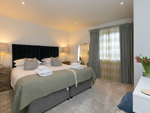 2 habitaciones, decoración personalizada y muebles diferentes