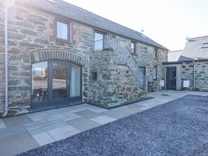 Exterior - 3 Trem y Mor (Holyhead)