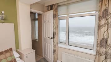 1 bedroom, individually decorated, individually furnished, free WiFi