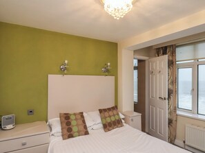 1 bedroom, individually decorated, individually furnished, free WiFi - Mayors Parlour (Bridlington)