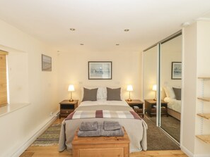 1 chambre, décoration personnalisée, ameublement personnalisé