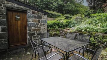 Cottage | Outdoor dining