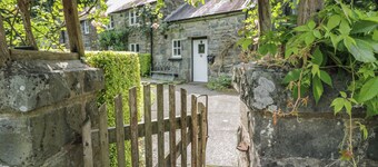 Glandwr Cottage