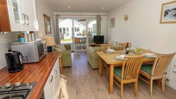 Utensilis de cuina, vaixella i coberteria