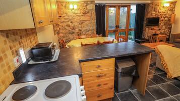 3 quartos, individualmente decorados, individualmente mobiliados