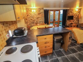 3 bedrooms, individually decorated, individually furnished, free WiFi