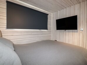 2 bedrooms, individually decorated, individually furnished, free WiFi - Villa 18 Lanteglos Holiday Park (Camelford)