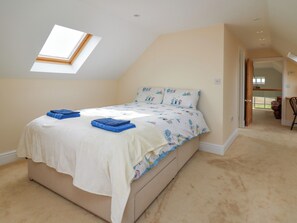 3 bedrooms, individually decorated, individually furnished, free WiFi - West Dairy (Newport)