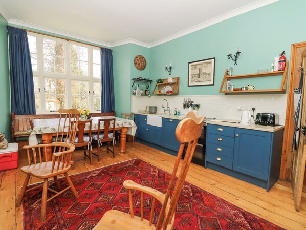 Interior - Plas Pontfaen (Fishguard)