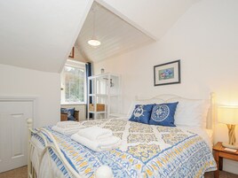 3 bedrooms, individually decorated, individually furnished, free WiFi