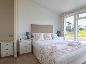 3 quartos, individualmente decorados, individualmente mobiliados