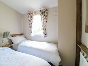 2 bedrooms, individually decorated, individually furnished, free WiFi