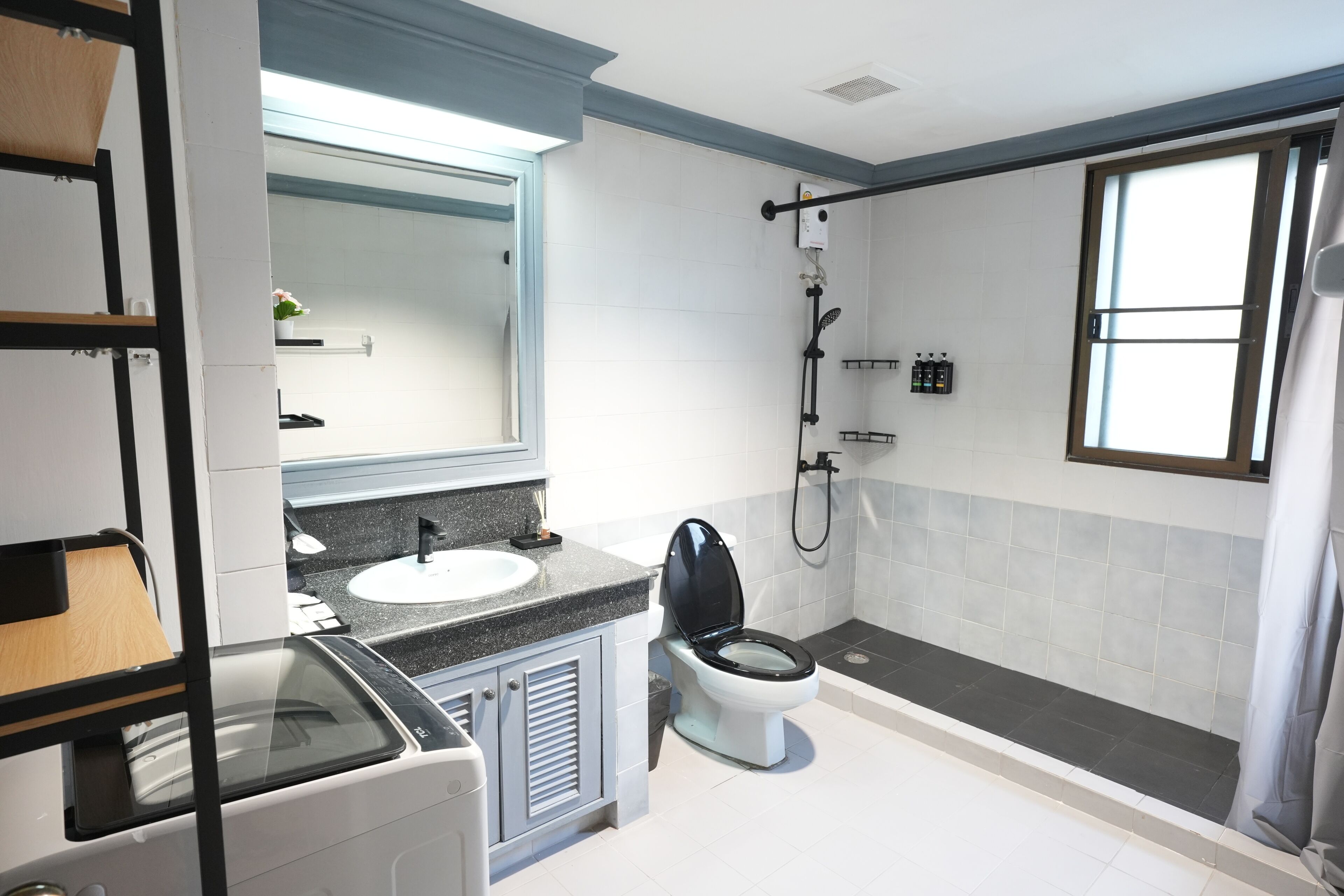 อพาร์ทเมนท์สำหรับครอบครัว, 2 ห้องนอน, ปลอดบุหรี่, ระเบียง | ห้องน้ำ | รองเท้าสวมภายในห้อง