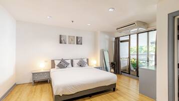 Family Apartment, 2 Bedrooms, Non Smoking, Balcony | 2 bedrooms, iron/ironing board, free WiFi